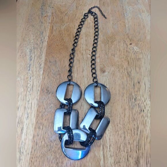 $5 Item! Chunky Silver and Gunmetal Costume Chain Necklace - Picture 7 of 12